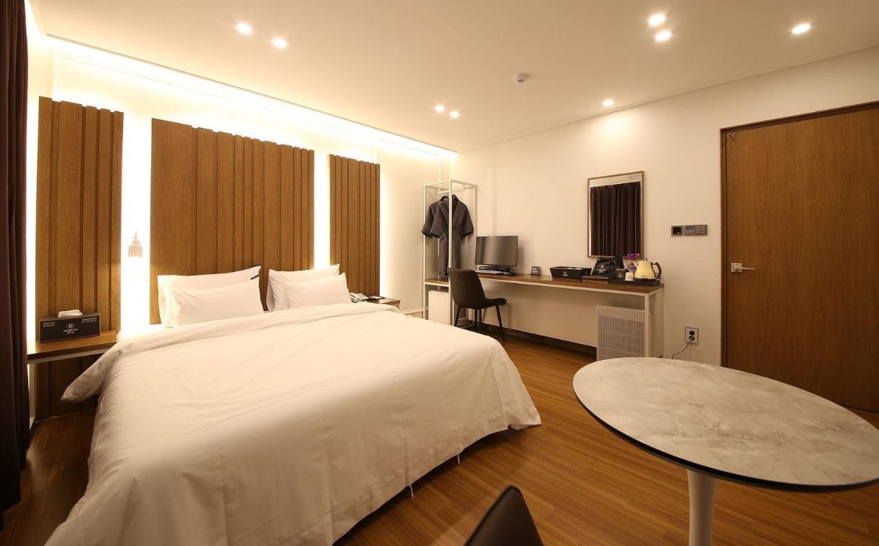 Brown Dot Hotel Sinan Gwangju Metropolitan City Exterior foto